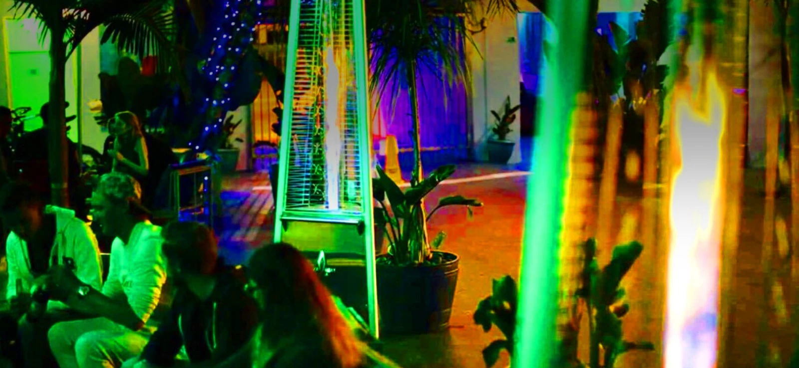 Banana Bungalows hostel in Hollywood Los Angeles